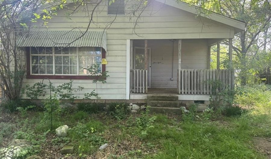 1024 C SW St, Ardmore, OK 73401 - 3 Beds, 2 Bath