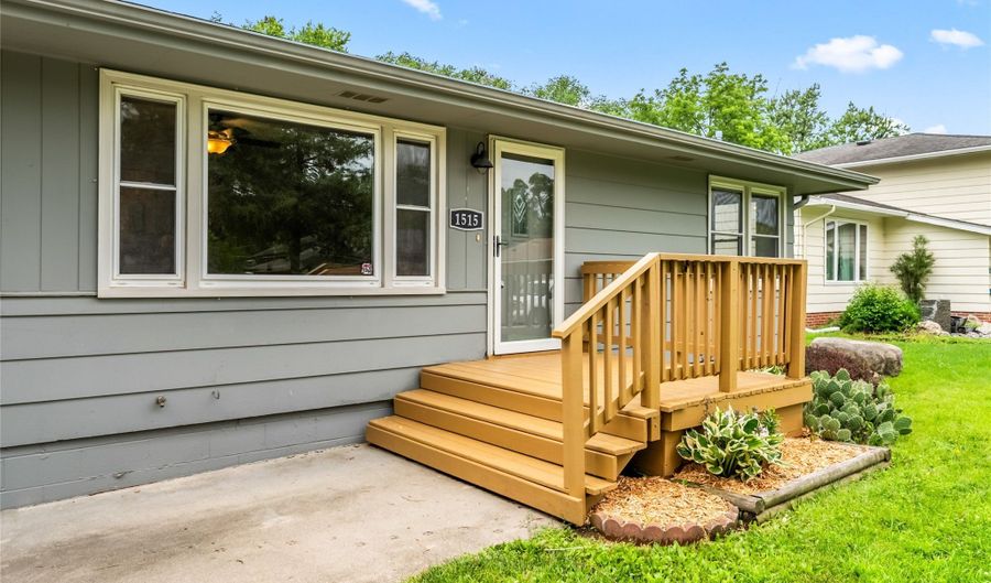 1515 Chance Ct, Adel, IA 50003 - 4 Beds, 2 Bath