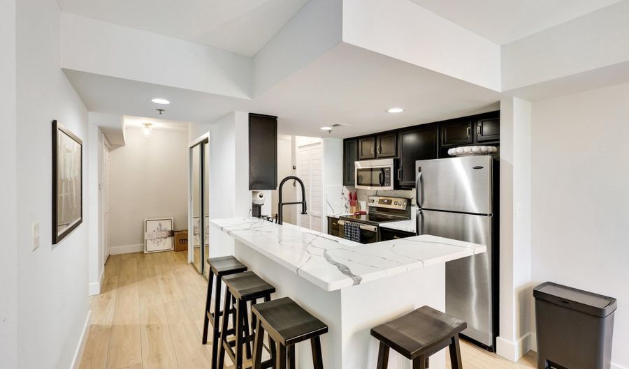 1001 N VERMONT St 311, Arlington, VA 22201 - 2 Beds, 2 Bath