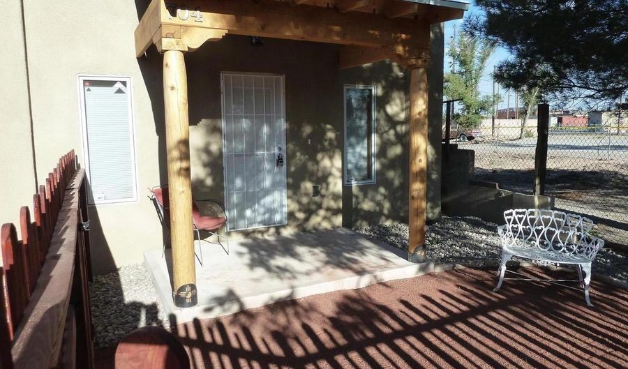704 2nd St SW, Albuquerque, NM 87102 - 2 Beds, 3 Bath