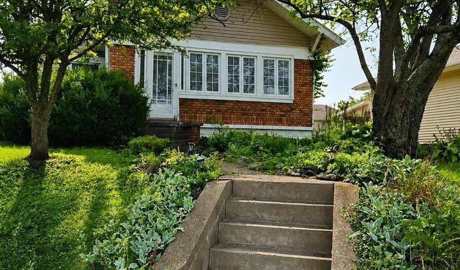 3915 Washington Ave, Bedford, IN 47421 - 3 Beds, 2 Bath