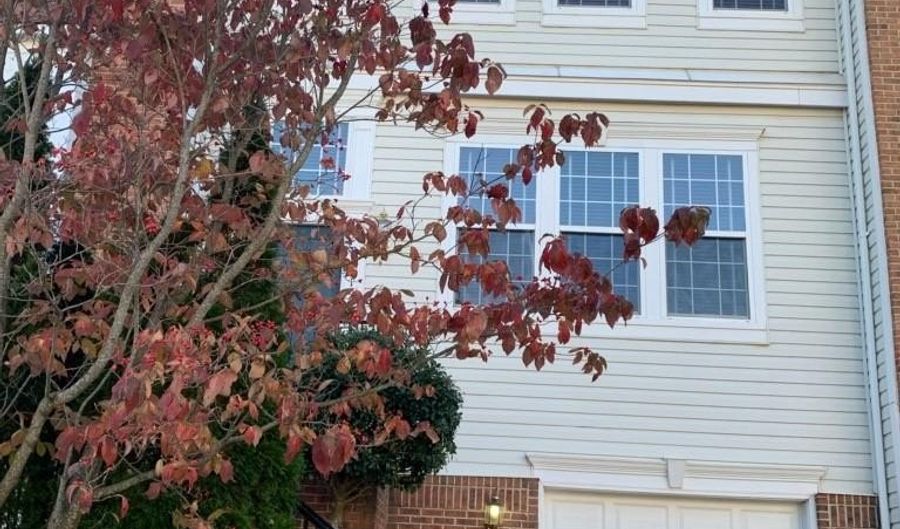 22519 MAISON CARREE Sq, Ashburn, VA 20148 - 3 Beds, 4 Bath