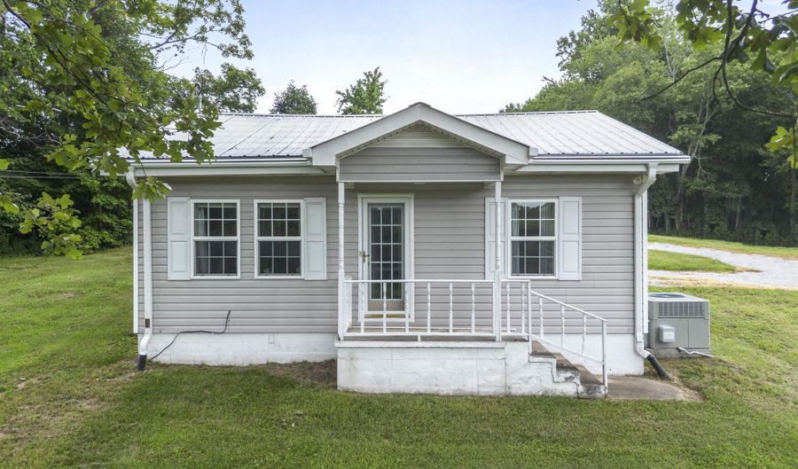 133 County Road 212, Athens, TN 37303 - 2 Beds, 2 Bath