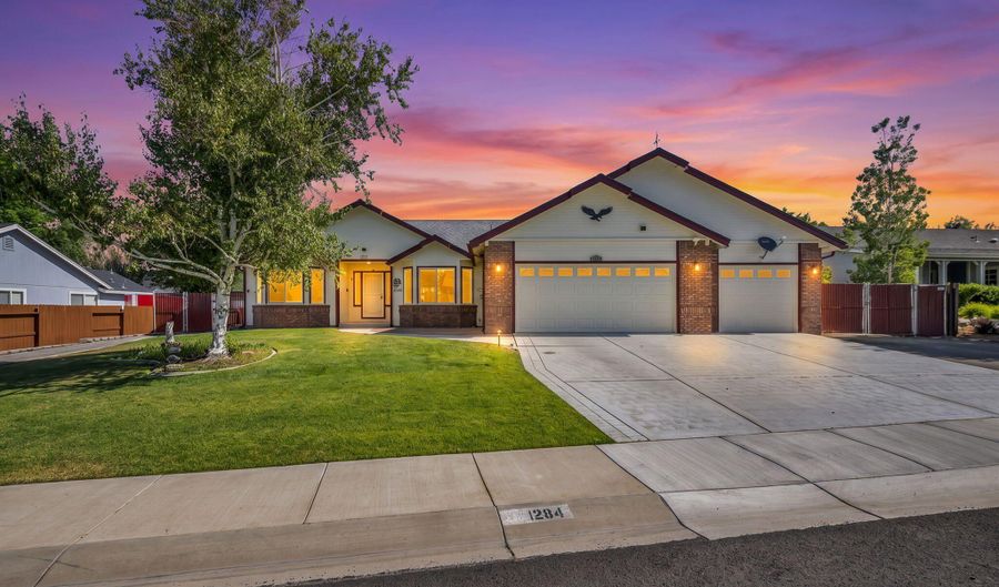 1284 Topaz Ln, Gardnerville, NV 89460 - 3 Beds, 2 Bath