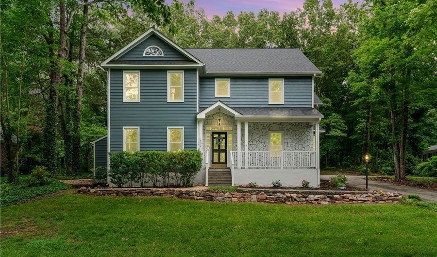 14270 Country Club Dr, Ashland, VA 23005 - 4 Beds, 3 Bath