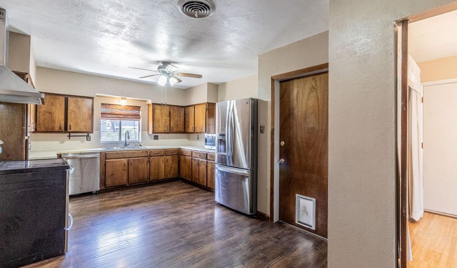 906 TOWNSEND Ave, Aztec, NM 87410 - 3 Beds, 2 Bath