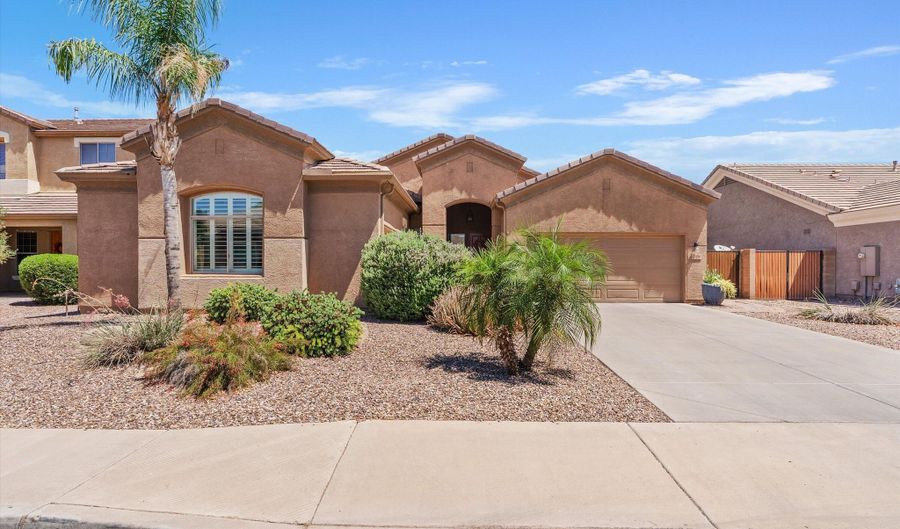 3356 E KINGBIRD Pl, Chandler, AZ 85286 - 4 Beds, 3 Bath