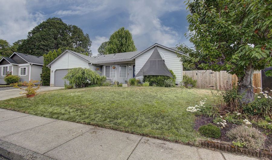 15 NE 14TH Ct, Battle Ground, WA 98604 - 4 Beds, 2 Bath