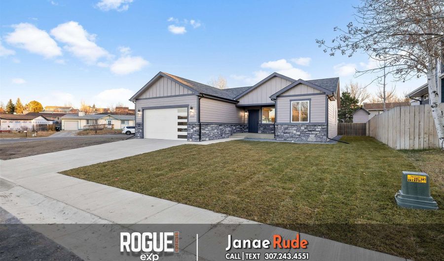 2011 E 22nd St, Casper, WY 82601 - 3 Beds, 3 Bath