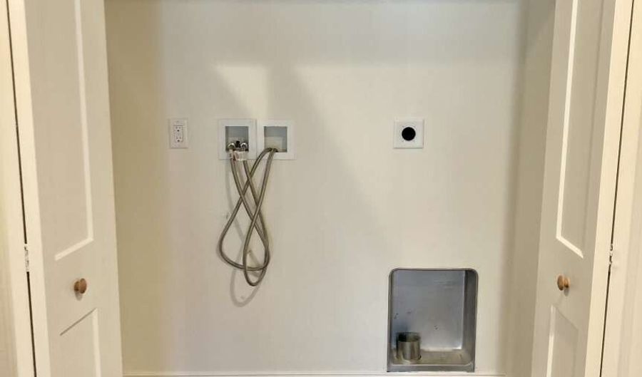 8 Jordan Ln, Colchester, CT 06415 - 4 Beds, 2 Bath