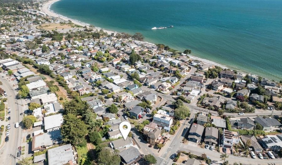 430 Hillcrest Dr, Aptos, CA 95003 - 3 Beds, 2 Bath