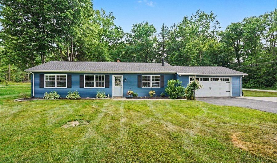 1223 Aurora Hill Dr, Aurora, OH 44202 - 3 Beds, 2 Bath
