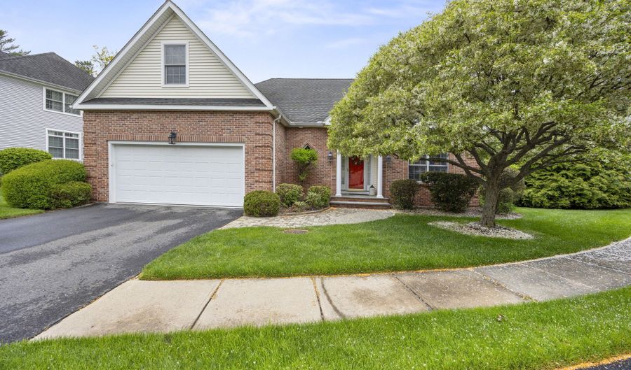 13 Stonegate Cir, Cheshire, CT 06410 - 3 Beds, 3 Bath