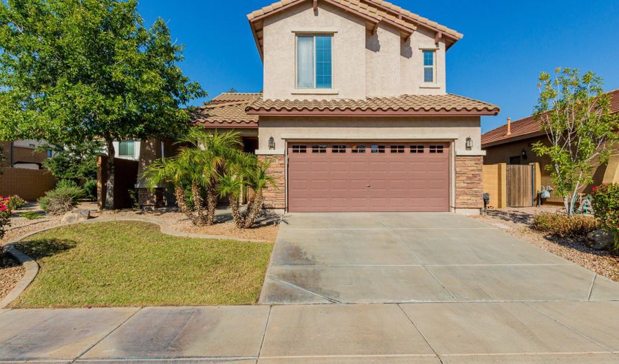 4104 E BELLERIVE Dr, Chandler, AZ 85249 - 3 Beds, 2 Bath