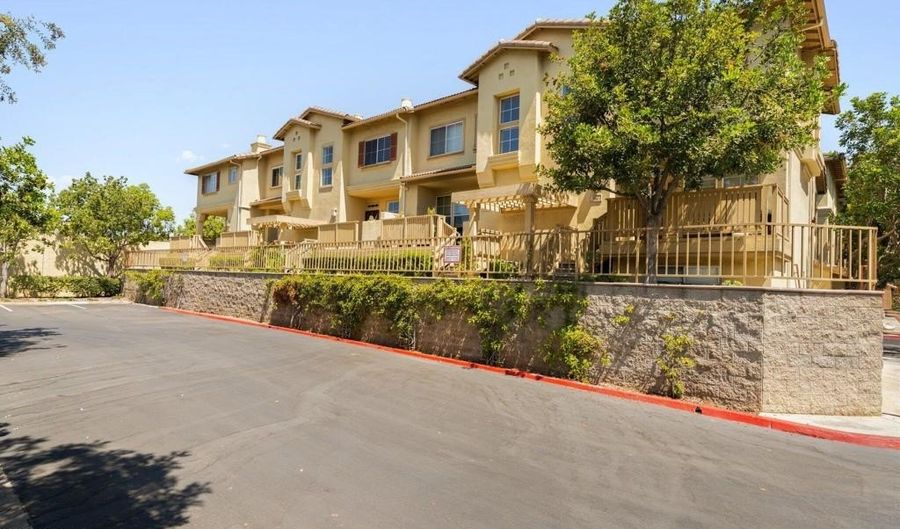 489 W Summerfield Cir, Anaheim, CA 92802 - 3 Beds, 3 Bath