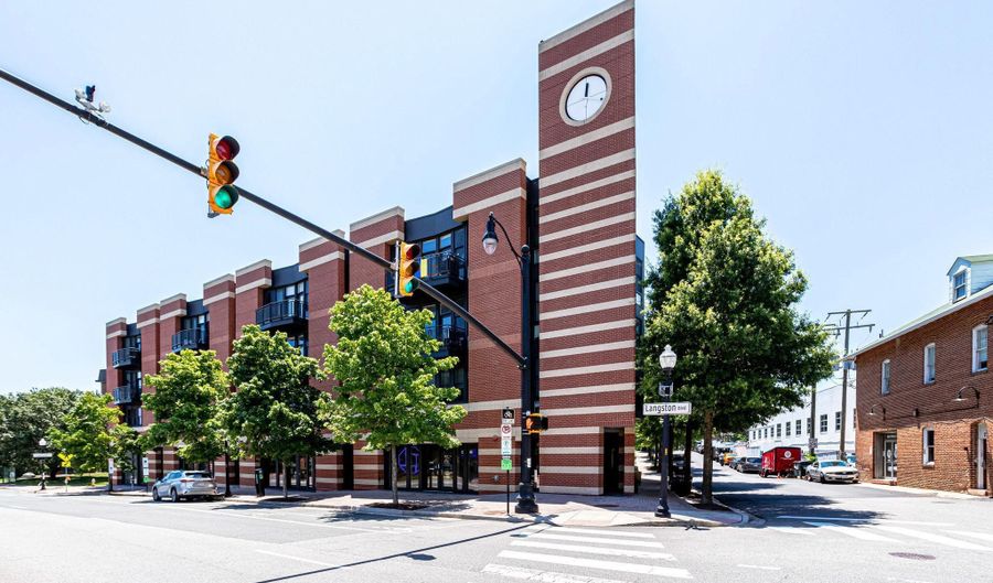 3800 LANGSTON Blvd 202, Arlington, VA 22207 - 2 Beds, 2 Bath