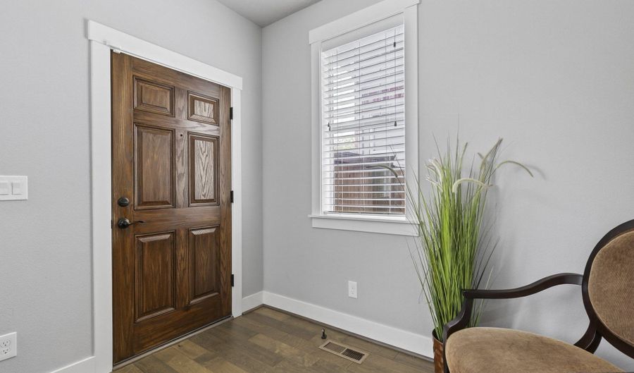 16849 SW FRIENDLY Ln, Beaverton, OR 97007 - 4 Beds, 3 Bath