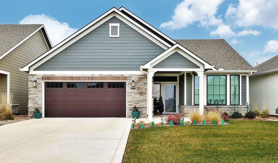 724 E Park Pl, Andover, KS 67002 - 2 Beds, 2 Bath