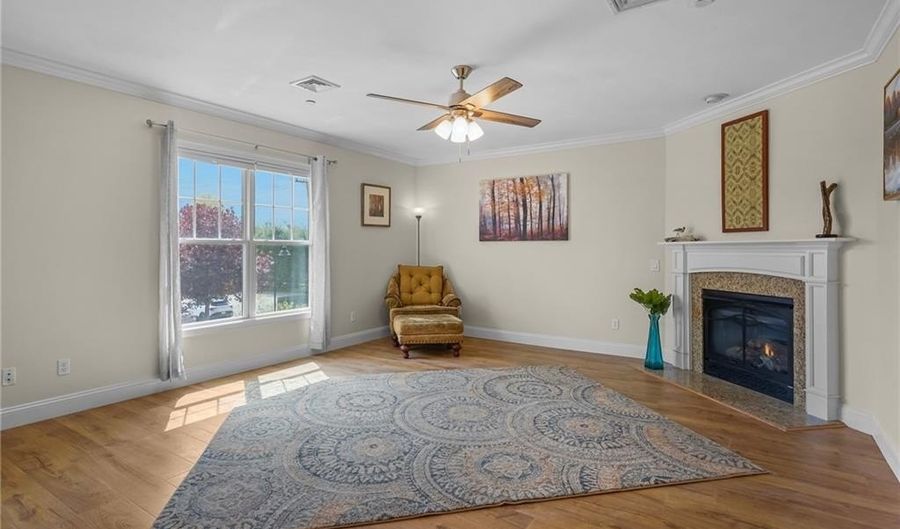 200 Roger Williams Ave 109, East Providence, RI 02916 - 2 Beds, 2 Bath