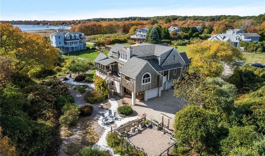 27 W Willow Ln, Charlestown, RI 02813 - 3 Beds, 2 Bath