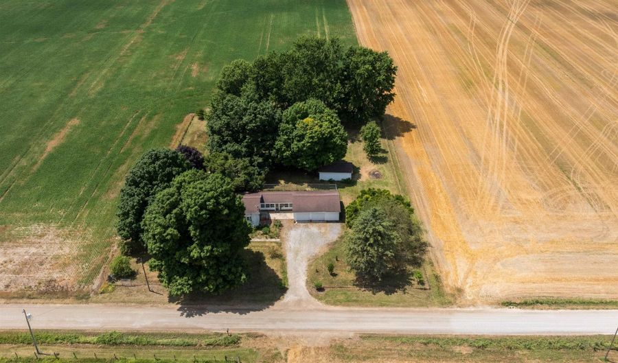 4352 County Road 41, Auburn, IN 46706 - 3 Beds, 2 Bath