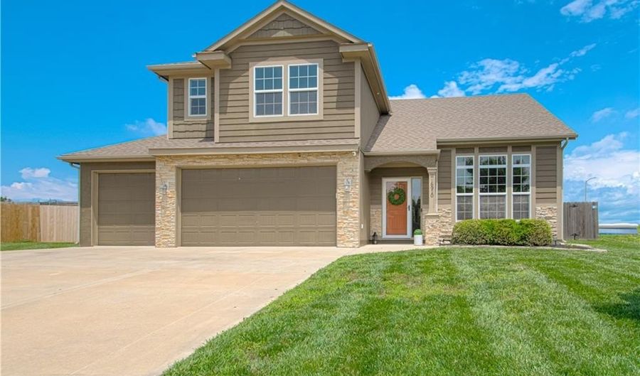 16910 Tucker Ct, Basehor, KS 66007 - 4 Beds, 3 Bath