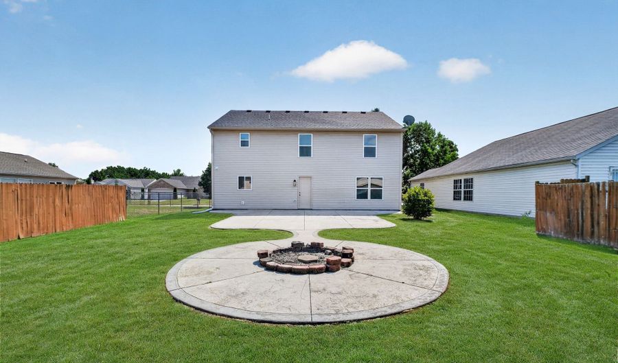 2944 Corbin Dr, Indianapolis, IN 46217 - 4 Beds, 3 Bath