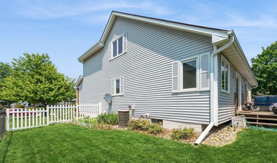609 4th Ave NW, Altoona, IA 50009 - 4 Beds, 3 Bath