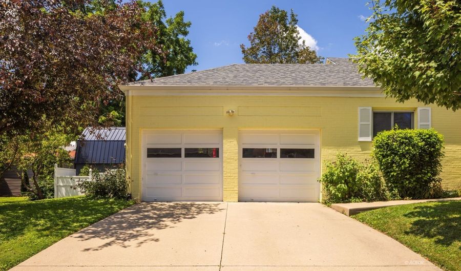 47 Sunnyside Dr, Athens, OH 45701 - 4 Beds, 2 Bath