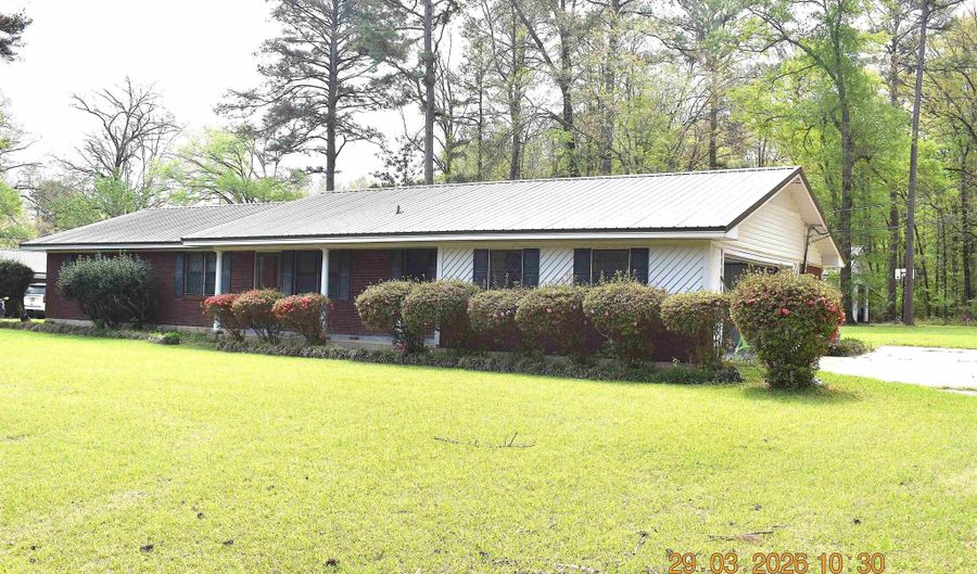 5964 TOWN & COUNTRY Rd, Bastrop, LA 71220 - 3 Beds, 2 Bath