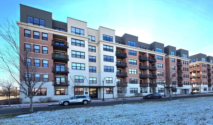 737 SWANN Ave 308, Alexandria, VA 22301 - 1 Beds, 2 Bath