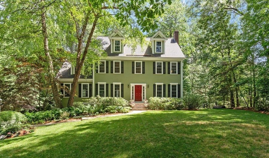 8 Whitney Ln, Boxborough, MA 01719 - 4 Beds, 3 Bath