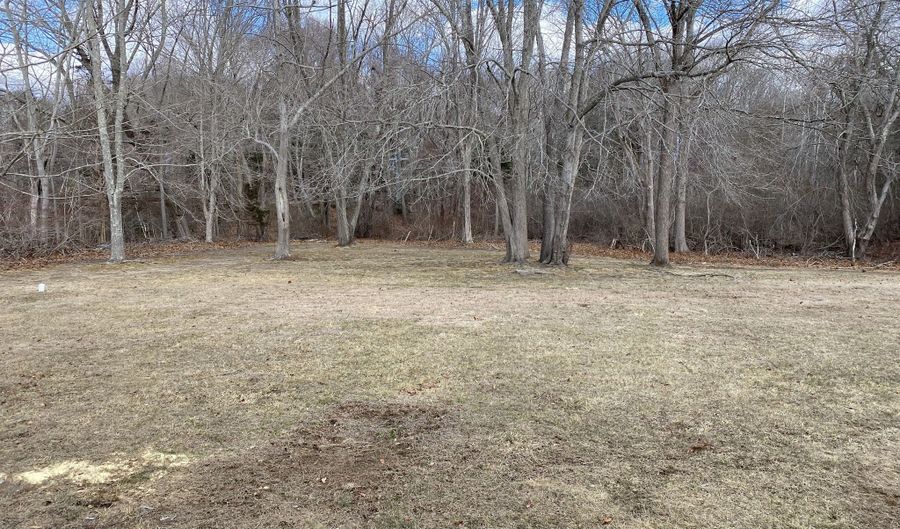 1 Lantern Ct 1, Clinton, CT 06413 - 3 Beds, 2 Bath
