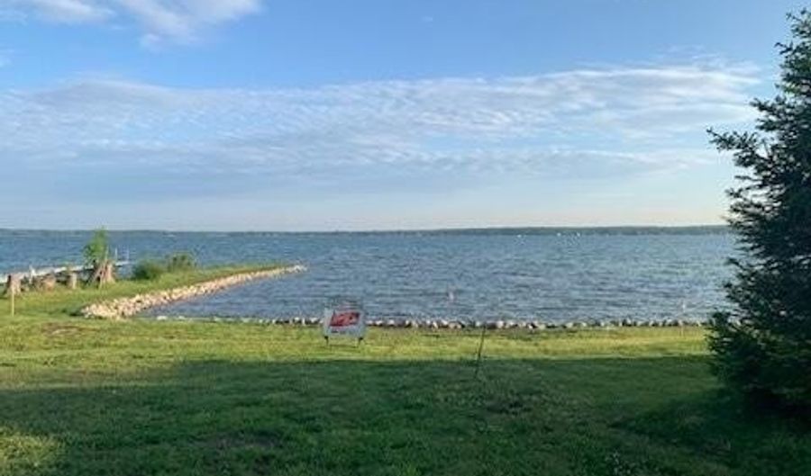 2738 Lakewood Dr, Alpena, MI 49707 - 2 Beds, 2 Bath