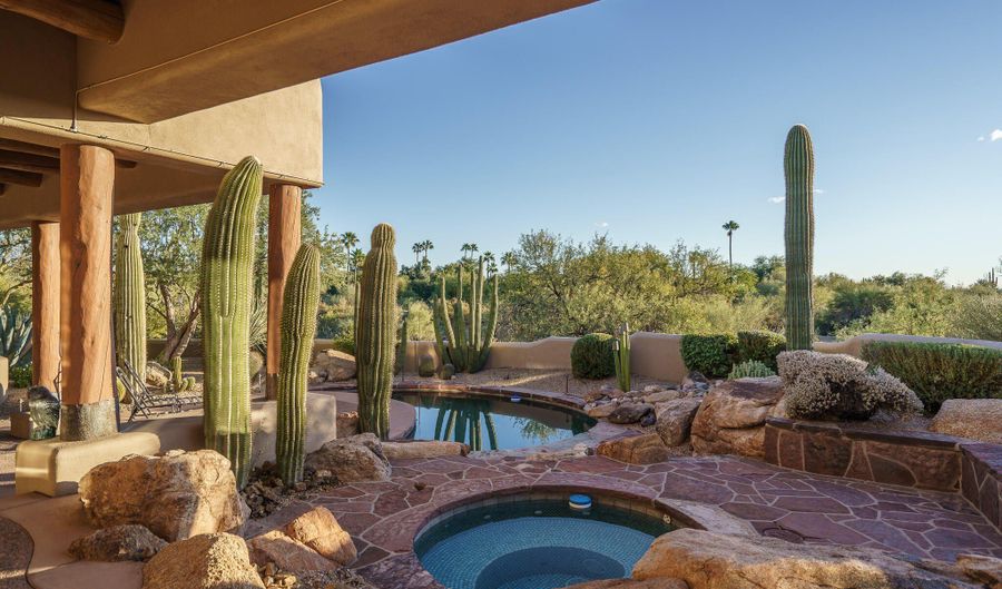 8601 E CAREFREE Dr, Carefree, AZ 85377 - 3 Beds, 3 Bath