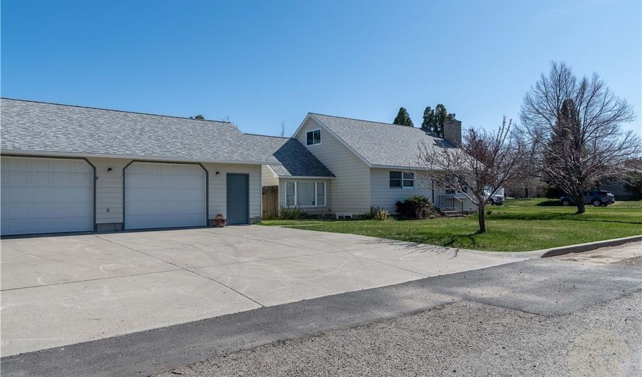 119 W 8th Ave, Big Timber, MT 59011 - 5 Beds, 3 Bath