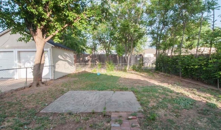 1302 S LIPSCOMB St, Amarillo, TX 79102 - 3 Beds, 1 Bath
