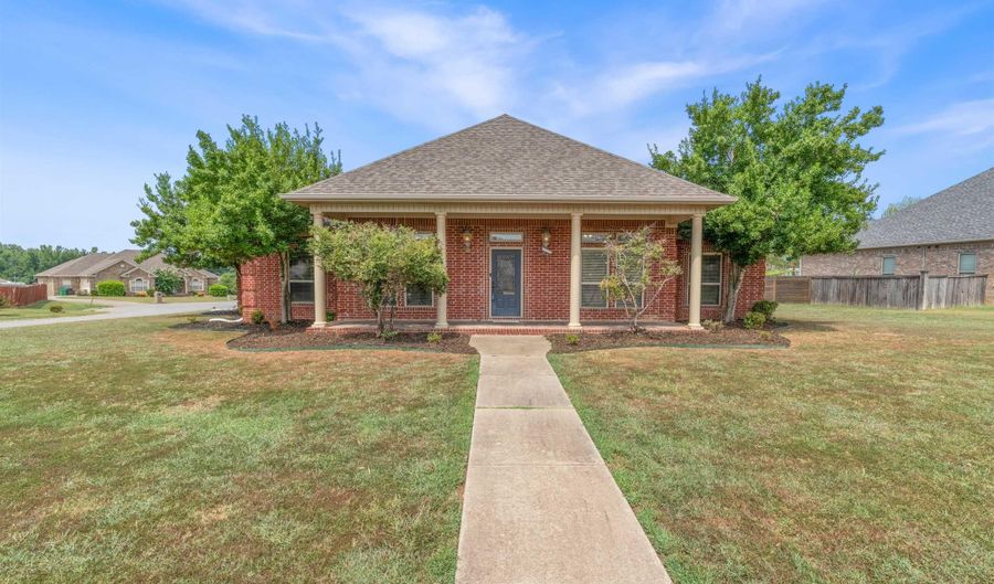 164 Crystal Lake Rd, Austin, AR 72007 - 4 Beds, 3 Bath