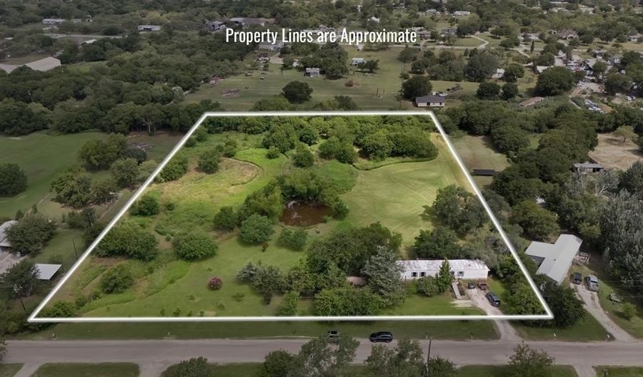 9437 Johns Rd, Alvarado, TX 76009 - 3 Beds, 2 Bath