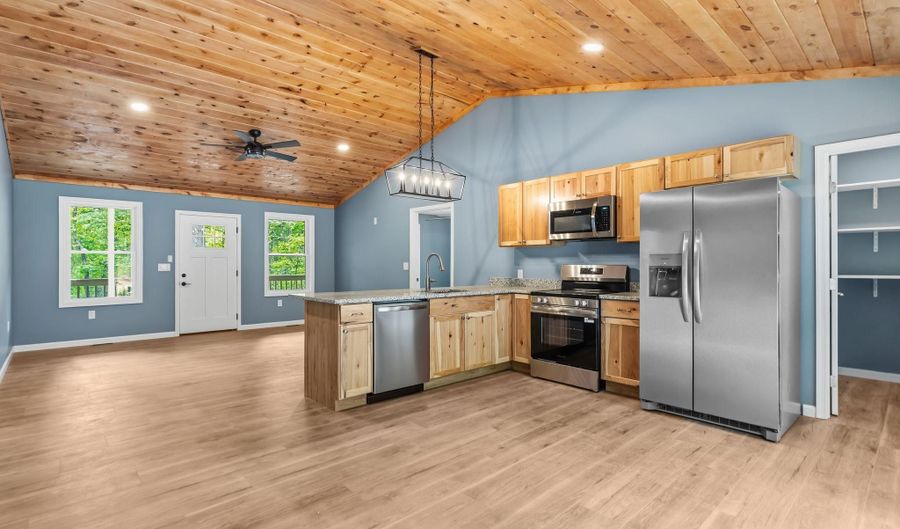 5 PIN OAK Ln, Basye, VA 22810 - 3 Beds, 2 Bath