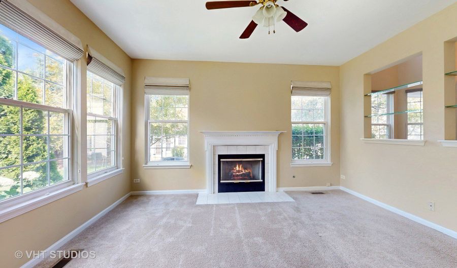 1 Clara Ct, Algonquin, IL 60102 - 3 Beds, 3 Bath