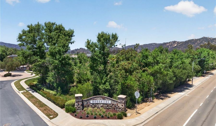 2332 Douglaston, Escondido, CA 92026 - 4 Beds, 4 Bath