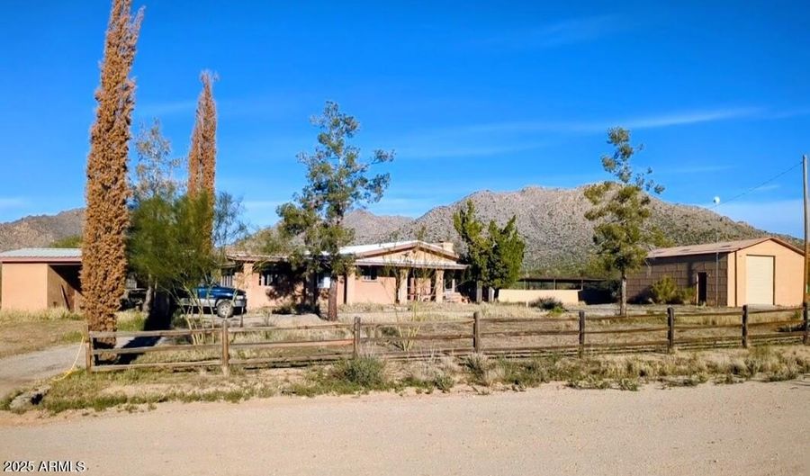 23380 W GOLD DOLLAR Ln, Congress, AZ 85332 - 3 Beds, 2 Bath