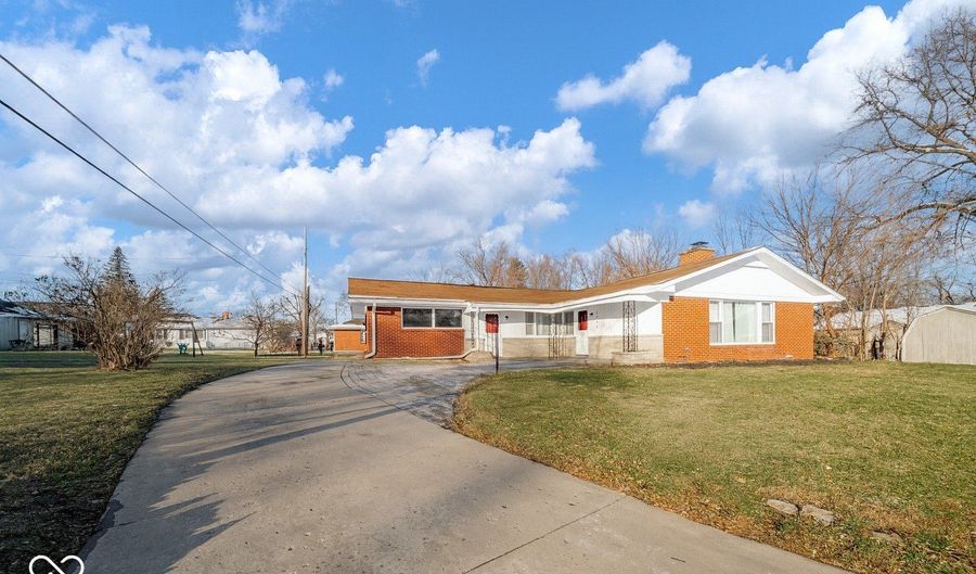 1708 Falls Ct, Anderson, IN 46012 - 2 Beds, 2 Bath