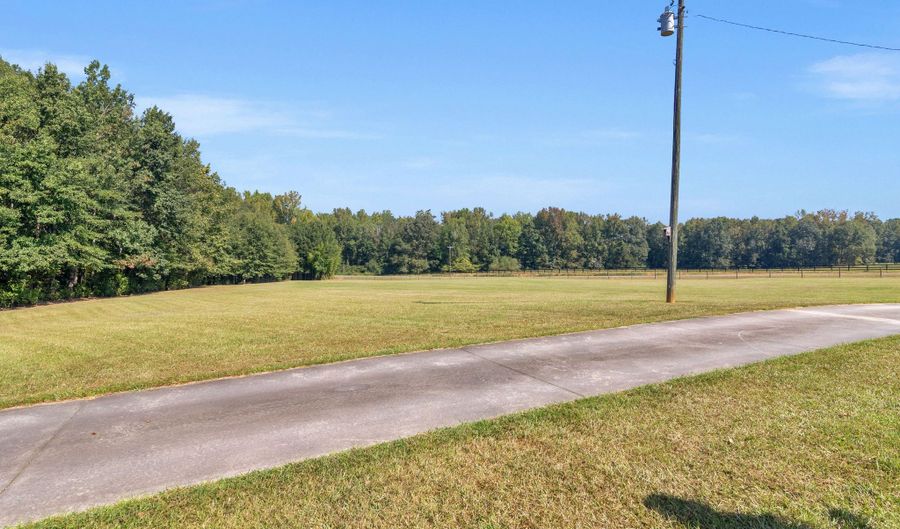 967 Five Points Rd, Barnesville, GA 30204 - 5 Beds, 3 Bath