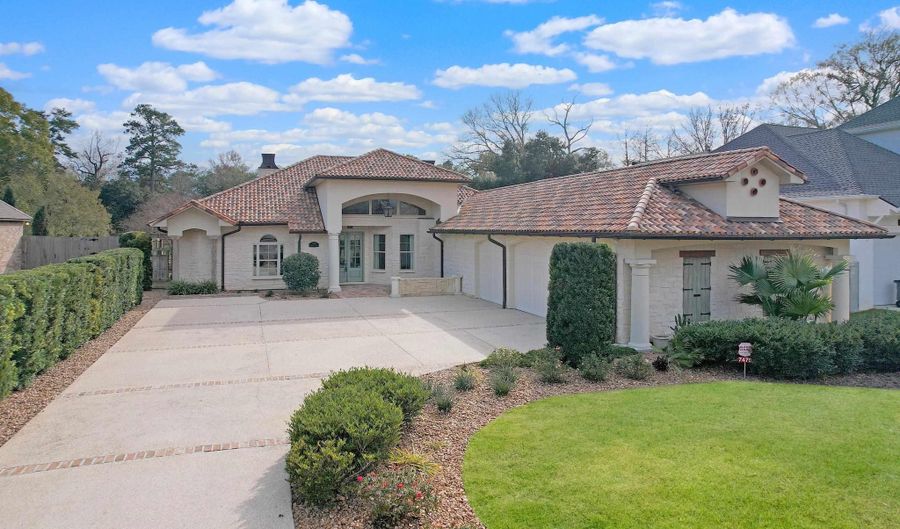 7470 Sevenoaks Ave, Baton Rouge, LA 70806 - 3 Beds, 4 Bath