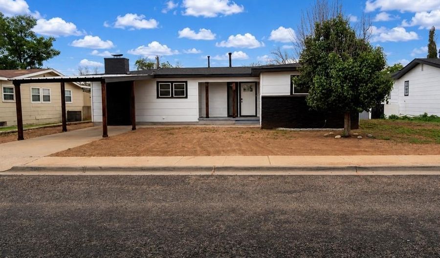 307 SW 11th St, Andrews, TX 79714 - 4 Beds, 2 Bath