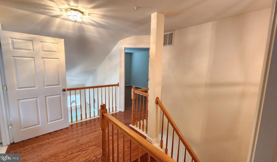 7702 HAYNES POINT Way 2007, Alexandria, VA 22315 - 2 Beds, 3 Bath