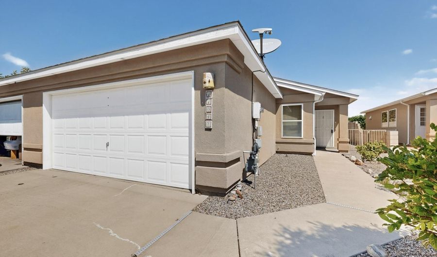 11047 MIRAVISTA Pl SE, Albuquerque, NM 87123 - 3 Beds, 2 Bath