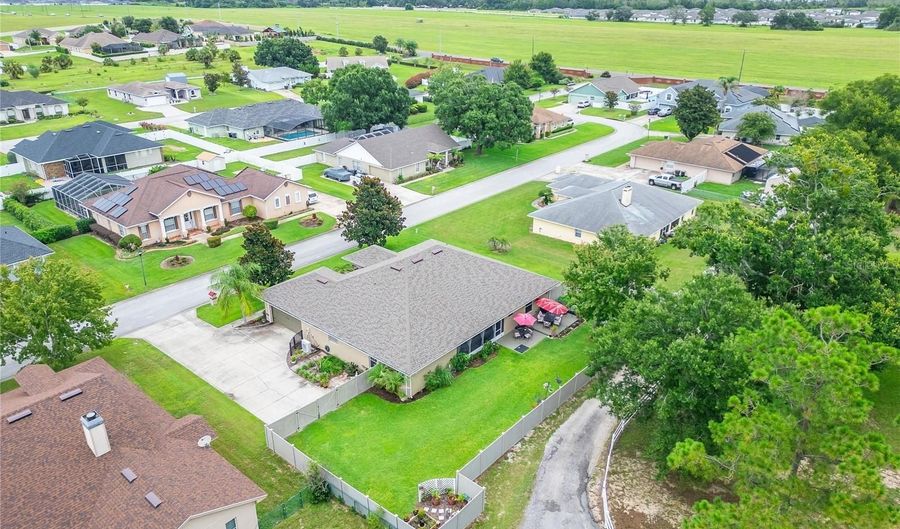 170 OLD NICHOLS Cir, Auburndale, FL 33823 - 5 Beds, 3 Bath
